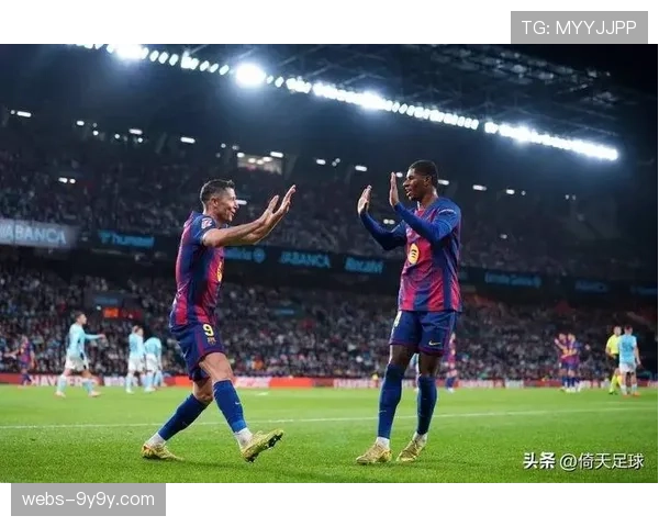 巴塞罗那3-1逆转塞尔塔,莱万多夫斯基完成帽子戏法 巴塞罗那3-1逆转塞尔塔,莱万多夫斯基完成帽子戏法